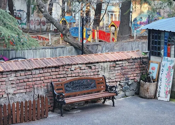 Friends - Your Cosy Apartment In The Center Tbilisi