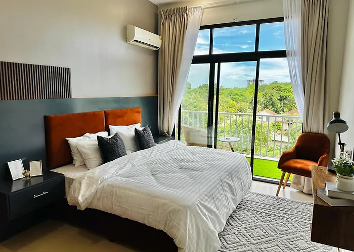 Luxury Home 75”Tv, 5Mins From City Center & Beach Daressalam