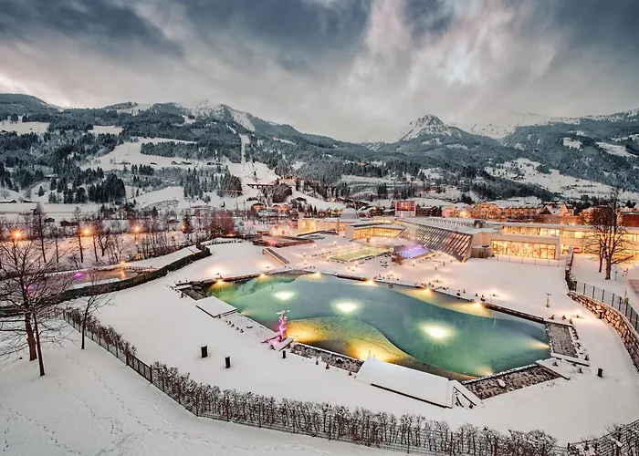 Hotel Norica - Thermenhotels Gastein mit dem Bademantel direkt in die Therme Bad Hofgastein