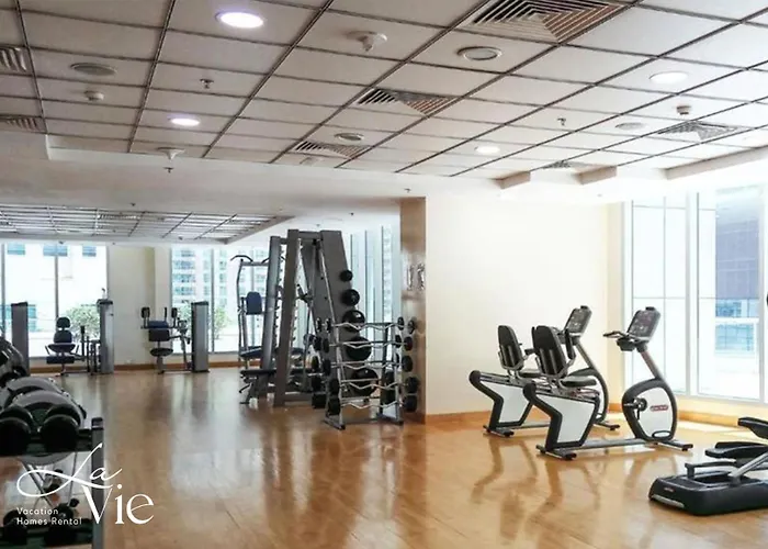 Ferienwohnung Chic 1 Bed In Marina Newly Furnished,Modern Luxury Dubai