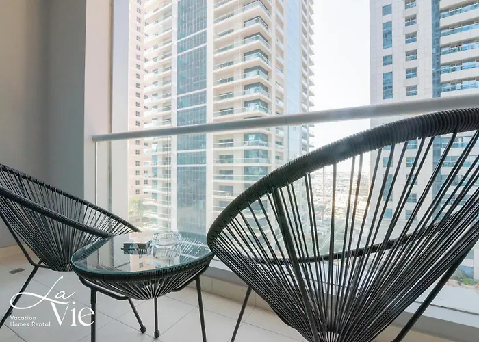 Ferienwohnung Chic 1 Bed In Marina Newly Furnished,Modern Luxury Dubai