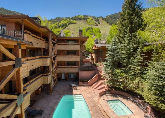 Fasching Haus Unit 7, Luxury Condo With Designer Decor, Ideal Location, Common Pool & Hot Tub Aspen