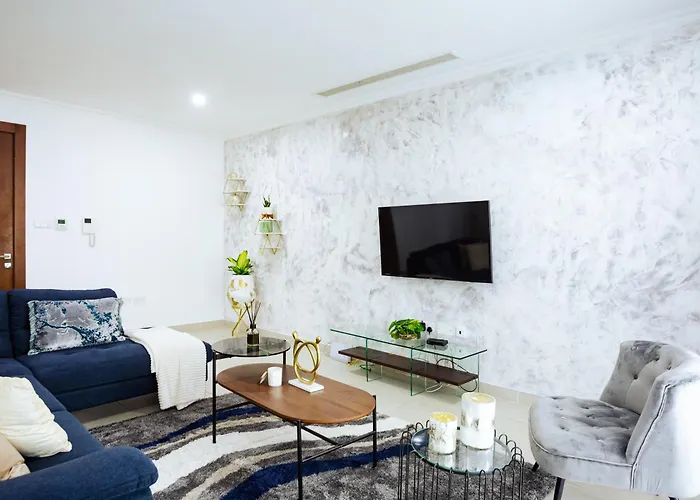 Amazing 2 Bedroom Room Space Available Akkra