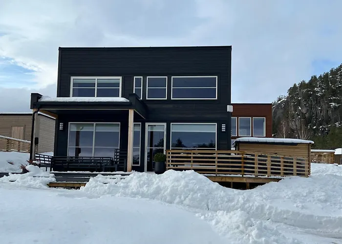 Modern Lakehouse With Jacuzzi & Sauna, Near Golf And Alpine Vradal