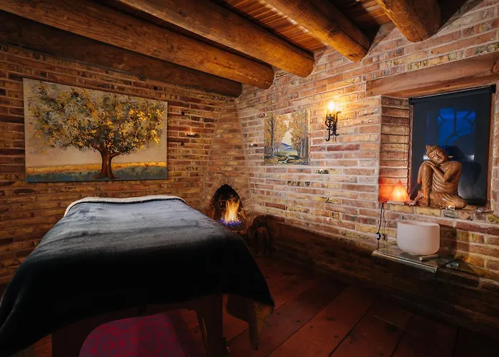 Modern, Luxury Within Iconic Sedona Architecture With Epic Red Rock Views Private Trail Head - Enjoy On Property Sauna, Aromatherapy Steam Room, Hot Tub, Pools And Wellness Services