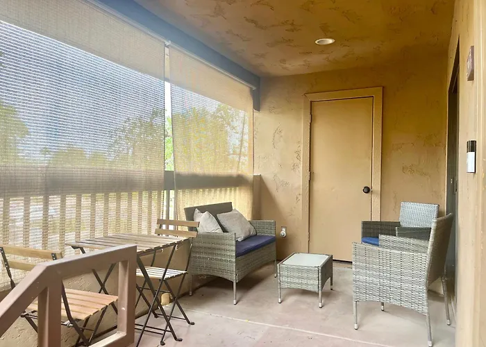 Desert Getaway - Luxury Condo Loft Chandler
