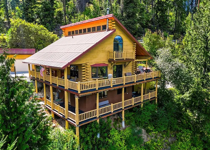 Log Cabin W/ Private Hot Tub On Wenatchee River! Leavenworth