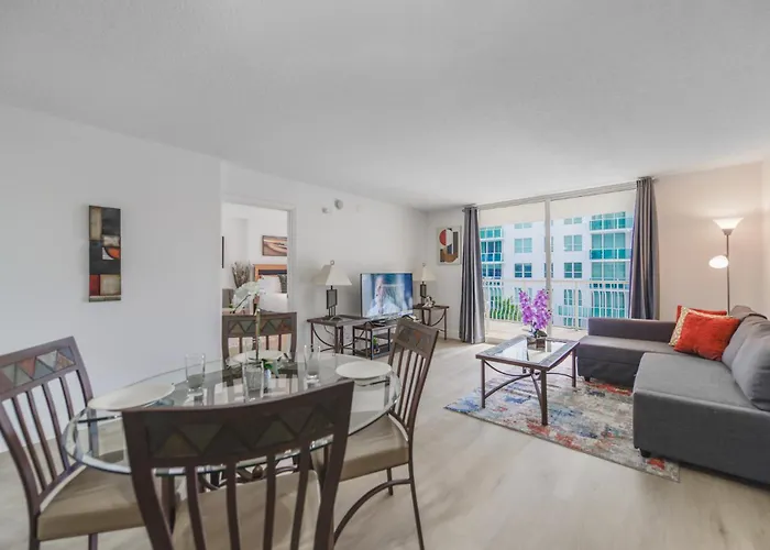 Spectacular Apartment In Heart Of Brickell Miami