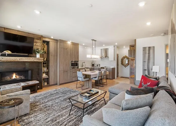 Chamonix 27, Snowmass Ski-In/Ski-Out Condo With Pool, Hot Tub, Gym, Wifi & Washer/Dryer Snowmass Village