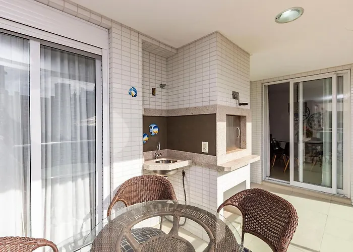 Boulevard 122D - Excelente Apartamento Em Condominio De Luxo No Centro De Bombinhas - Piscina - Jacuzzi - Academia - Portaria 24H.