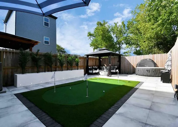 Villa Mini Golf - With Hot Tub- Mins To Downtown Nightlife Houston