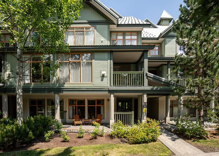 1Br In Northstar, Village Location, Gas Fireplace, Shared Hot Tub, Ski Storage Whistler