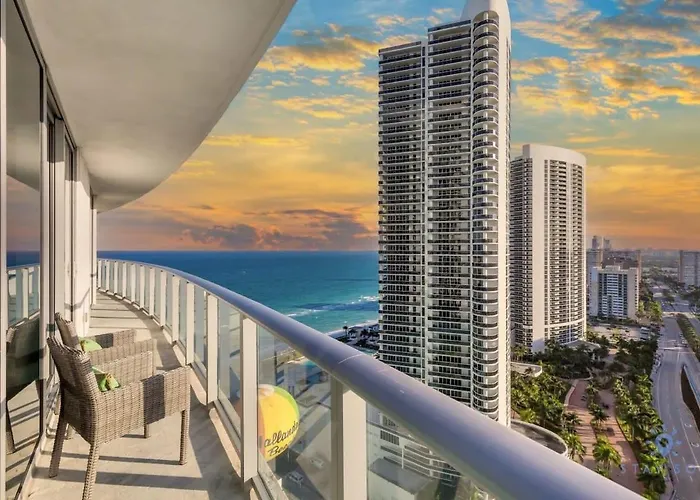 Insane Ocean View Balcony - Beachfront Resort - Pools Hollywood