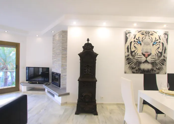 1080 Beachfront Penthouse 3 Floors Jacuzzi 2 Pools Wifi Roof Terrace Marbella