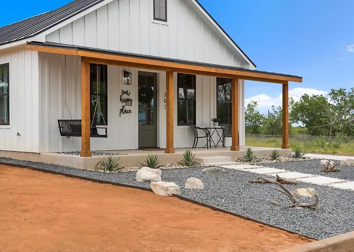 Ashlee'S Farmhaus, Hot Tub, Fireplace, In Town! Fredericksburg