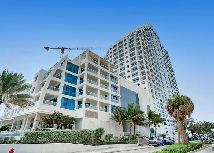 Coastal Studio W Hot Tub Gym Access Fort Lauderdale