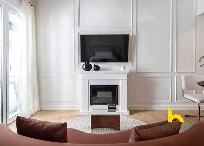 Athenian Elegance, Ensuite Whirlpool & Fireplace Near Acropolis