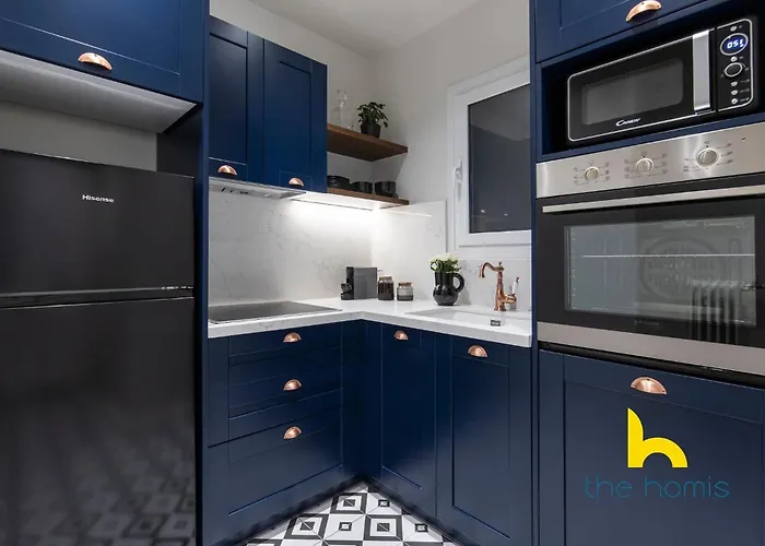 Athenian Elegance, Ensuite Whirlpool & Fireplace Near Acropolis
