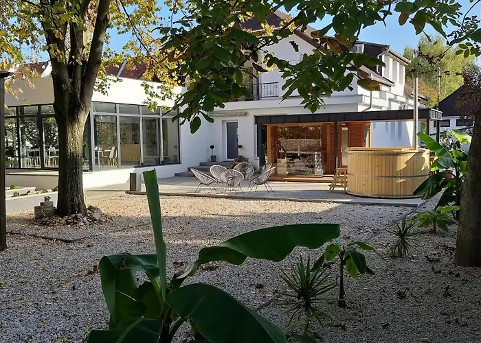 Hotel A16 Design Panzió Harkan