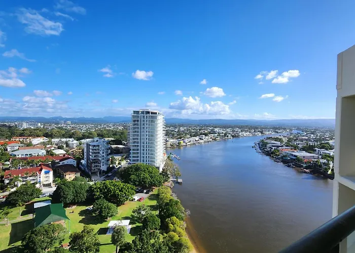 Penthouse In Surfers Hawaiian Holiday Apartments Gold Coast