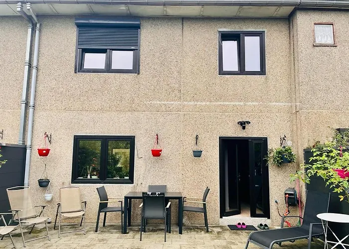 Town House With Garden - 1 Room With Shared Bathroom Brüssel