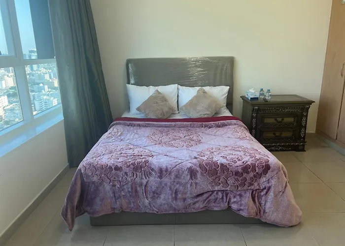 Fantastic City & Seaview Master Bedroom In 3Bedroom Apartment Adschman