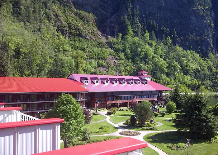 Three Valley Lake Chateau Revelstoke