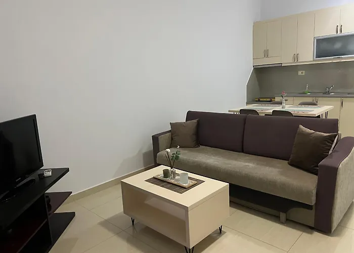 Apartments Sadiku With Swimming Pool & Jacuzzi Sarandë