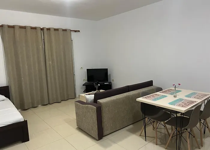 Apartments Sadiku With Swimming Pool & Jacuzzi Sarandë