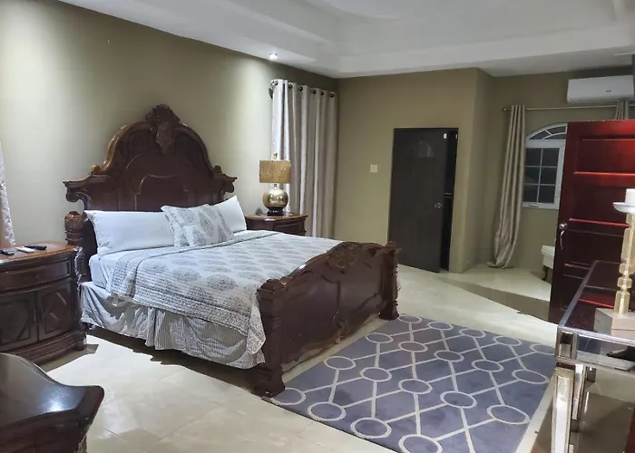 The Palms- Caribbean Estates -10 Minutes From The Beach- Gated Community Portmore