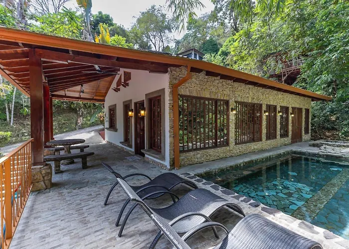 Restful Casa Quetzal Rainforest Retreat Quepos
