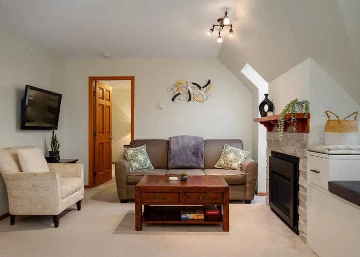 1Br In Marquise, Near Ski Hill, Fireplace, Heated Pool, Hot Tub, Sauna, Gym, Free Shuttle Whistler