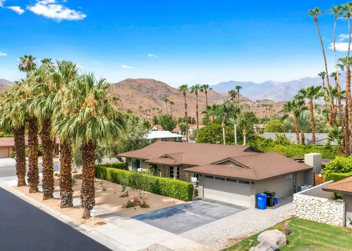 *Home - 2117 S Divot Ln, Palm Springs