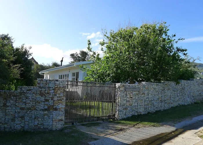 Pashasha Beach House And Hot Tub Hermanus