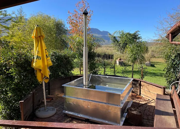 A Log Home At Buffalo Creek Swellendam