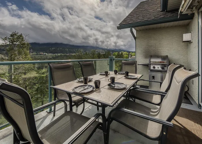The Peaks 3 Bedroom Mountain View Condo Radium Hot Springs