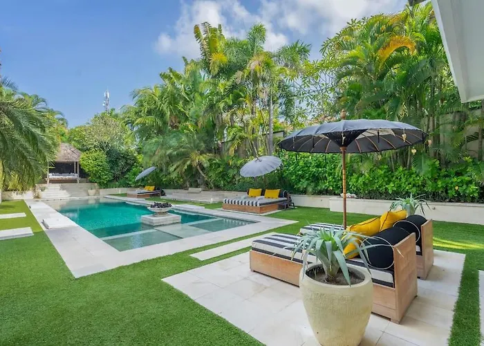 4Br Villa With Large Pool At Seminyak Beach