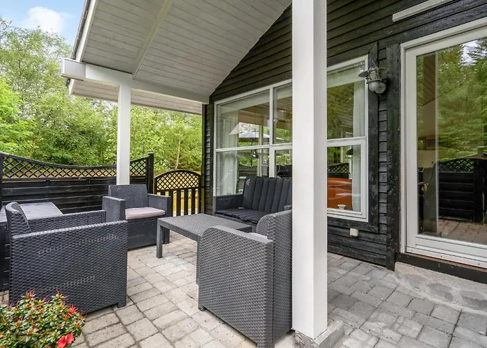 Lovely Home In Hals With Wifi