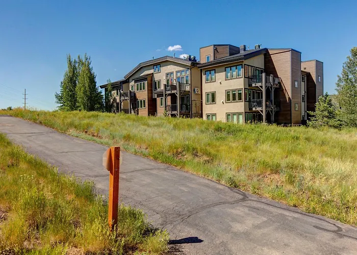 Cozy Crestview Condo Park Stadt