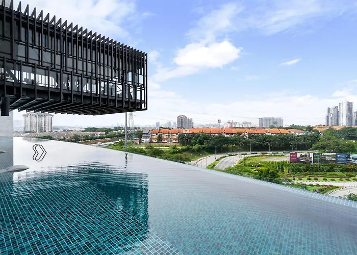 Lumi Tropicana Pj Golf Club Petaling Jaya