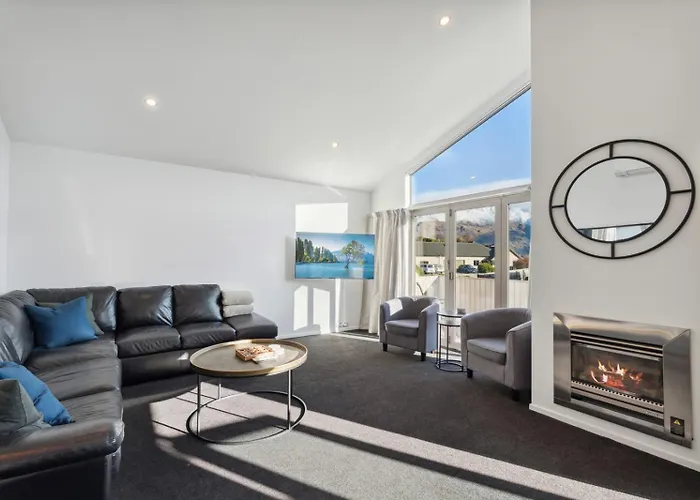 Alpine Retreat - 3 Bedroom Wanaka