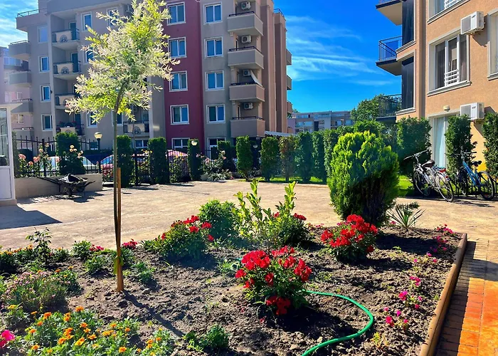 Апартамент Vip Vision Studio Lux Slantschew brjag