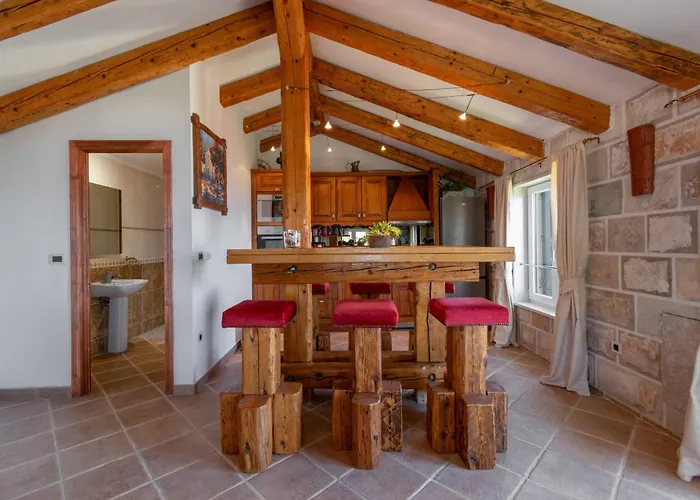 Villa Sara With Pool, Whirlpool And Sea View Makarska