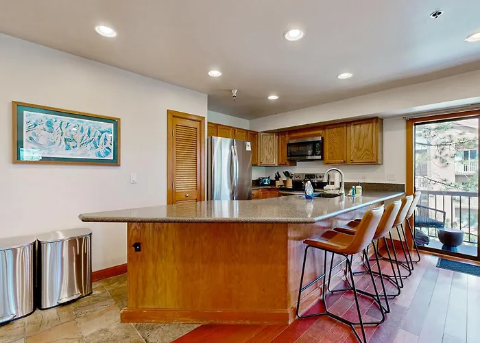 Silver Cliff Village 205 Park Stadt