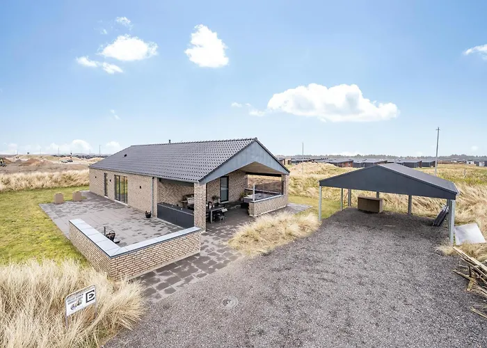 Luxurious 8-Person House With A Spacious Outdoor Spa - 1003 Ringkøbing