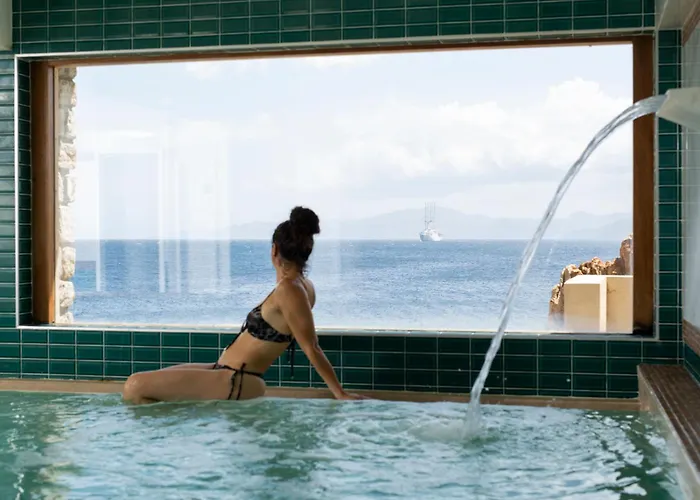 Hotel La Pietra Restaurant & Spa LʼÎle-Rousse