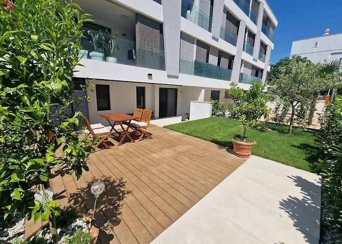 Green Luxury Oasis Split