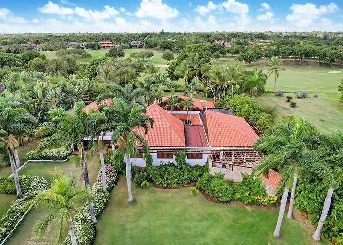 Gorgeous Villa At Casa De Campo - With Large Pool, Cook, Maid And 2 Golf Carts La Romana