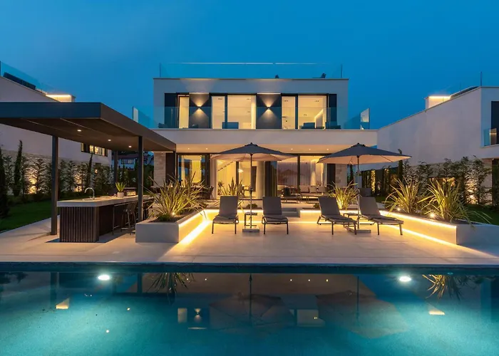 Lovely Home In Nova Vas With Sauna Poreč