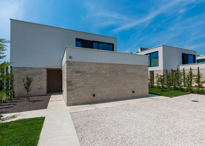 Lovely Home In Nova Vas With Sauna Poreč